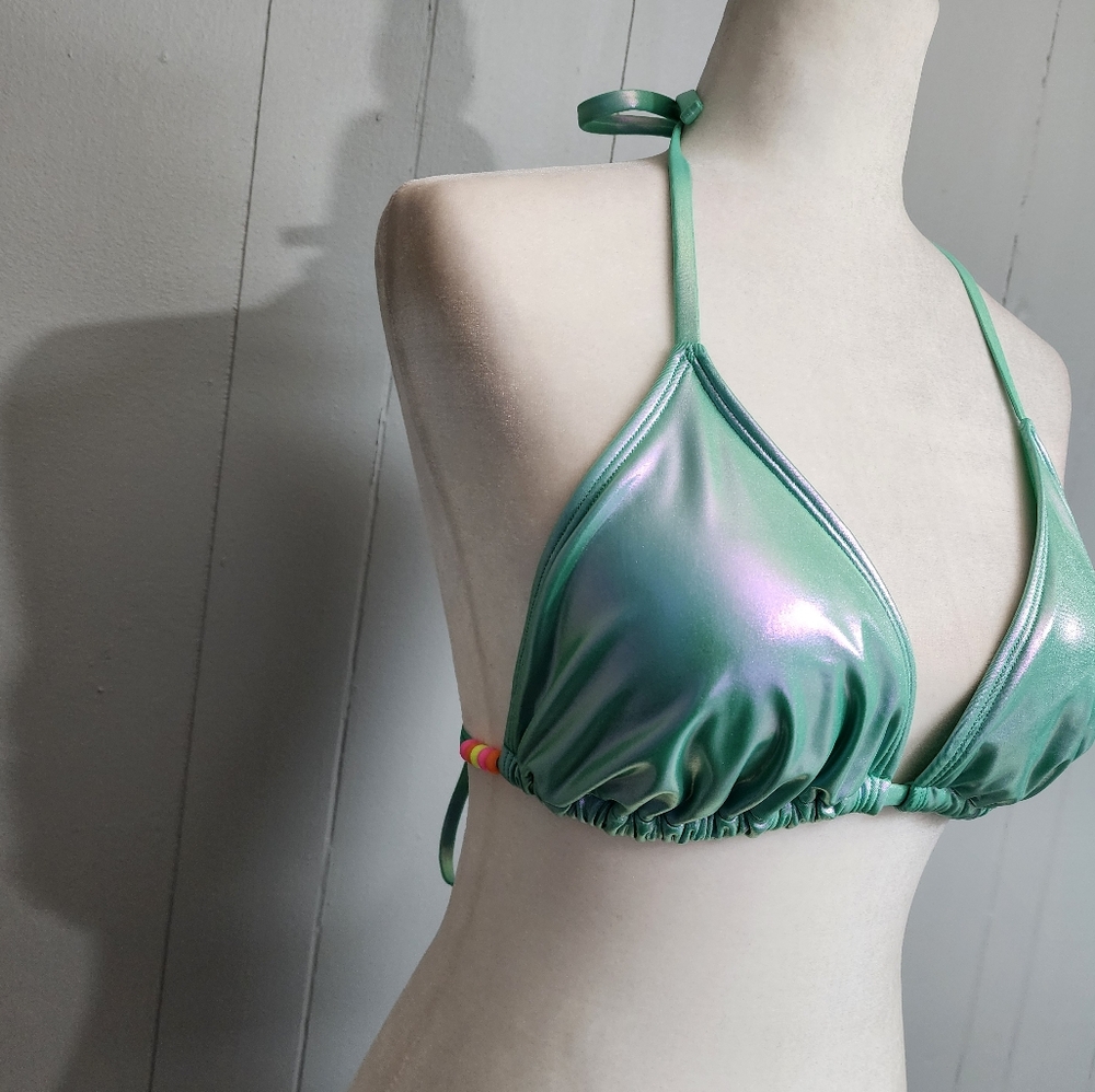 No Boundaries Green Glossy Bakini Top Size L - Picture 2 of 12